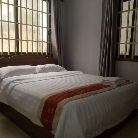 Wei Si Deng Hotel & Restaurant Phnom Penh Bagian luar foto
