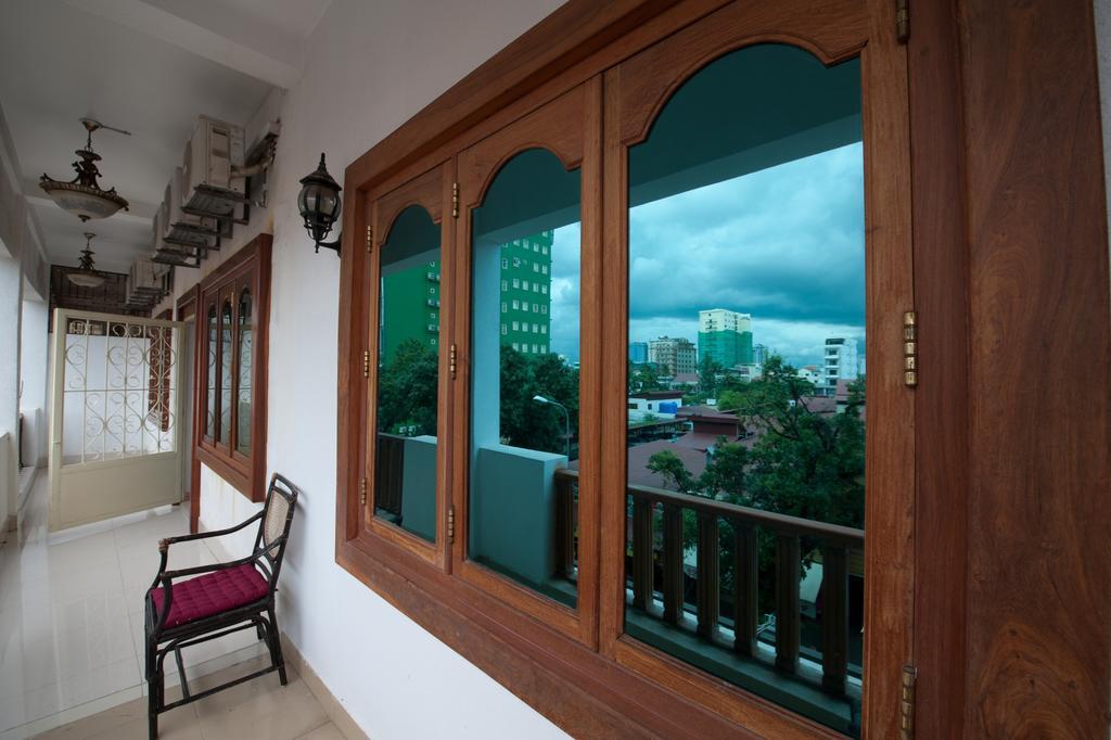 Wei Si Deng Hotel & Restaurant Phnom Penh Bagian luar foto