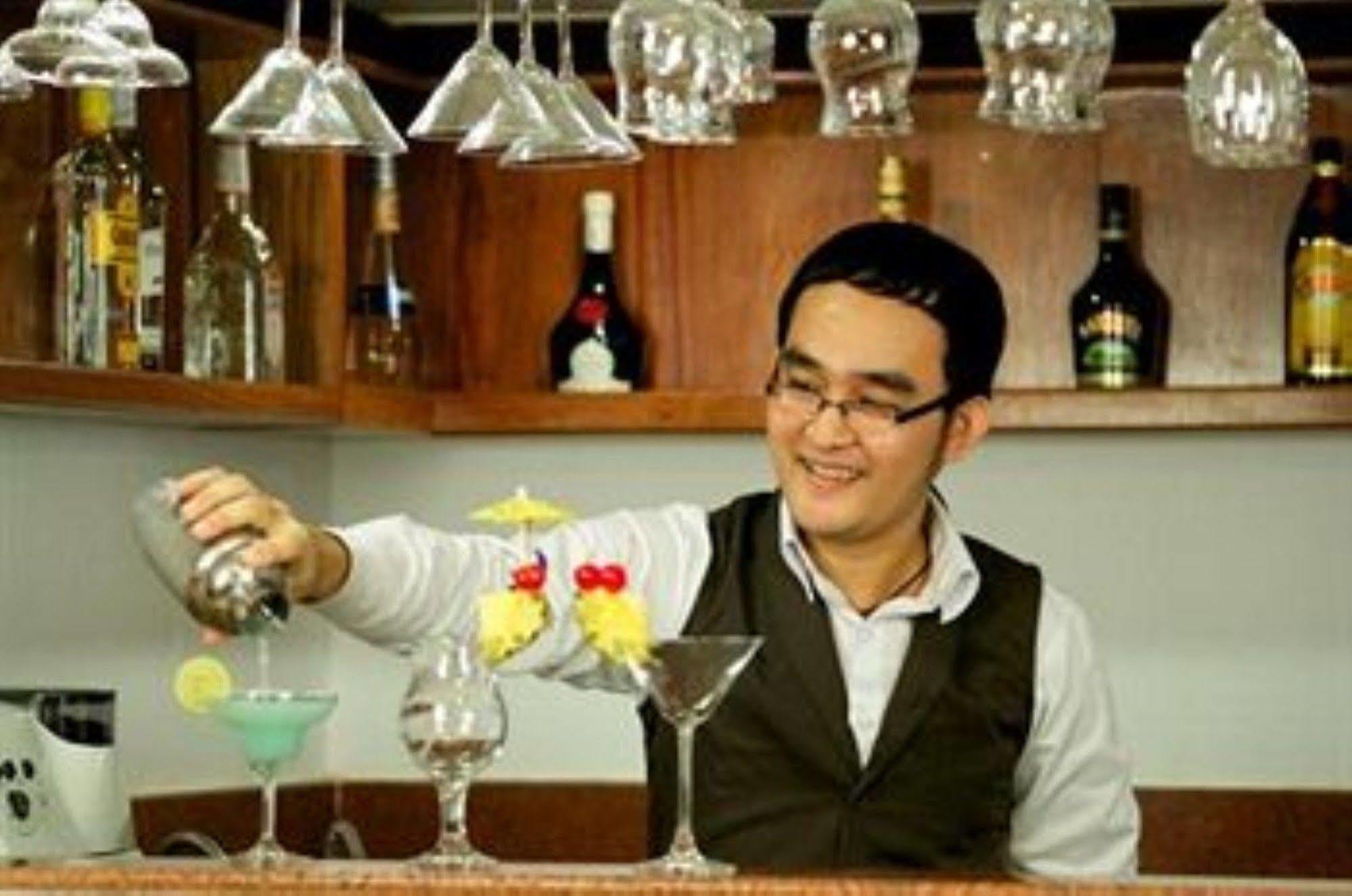 Wei Si Deng Hotel & Restaurant Phnom Penh Bagian luar foto