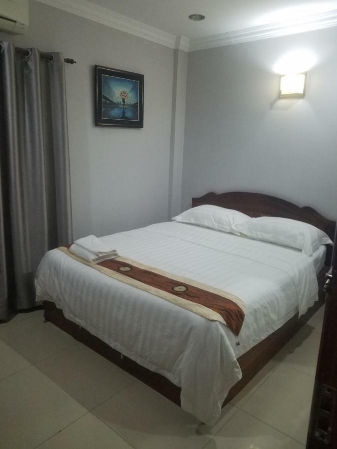 Wei Si Deng Hotel & Restaurant Phnom Penh Bagian luar foto